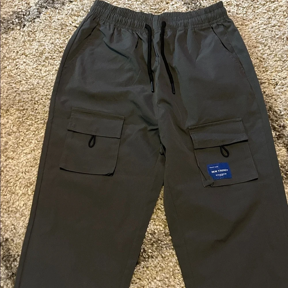 Youth gray parachute jogger pants size 12y (shein) - Picture 2 of 5